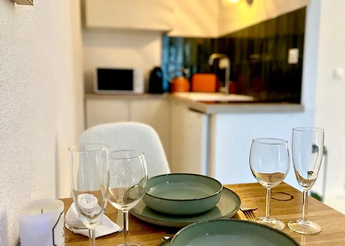 Cocon Rémois Avec Parking Privé *